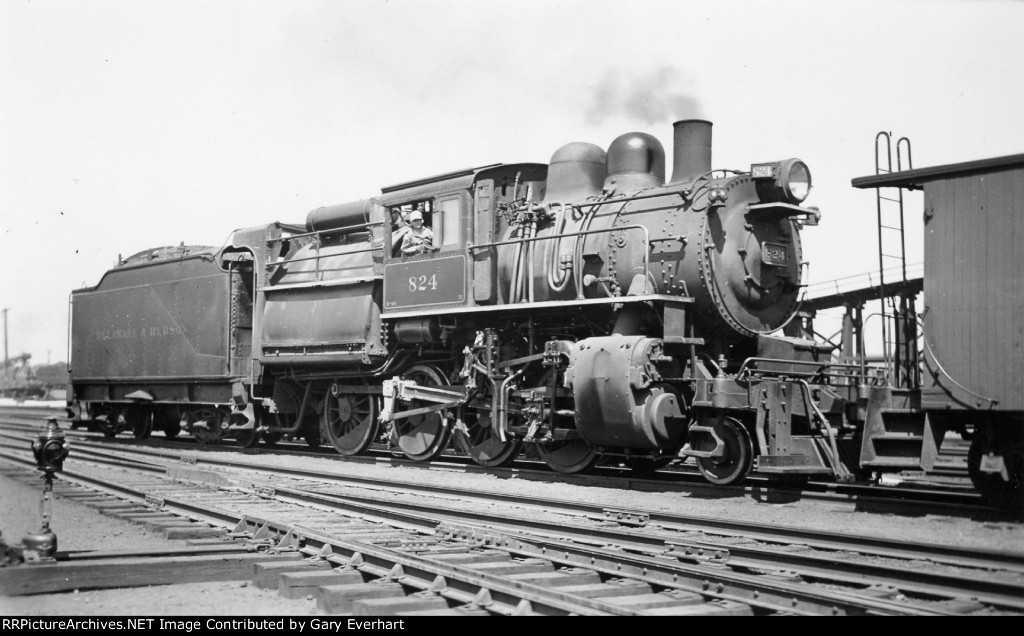 DH 2-8-0C #824 - Delaware & Hudson Camelback